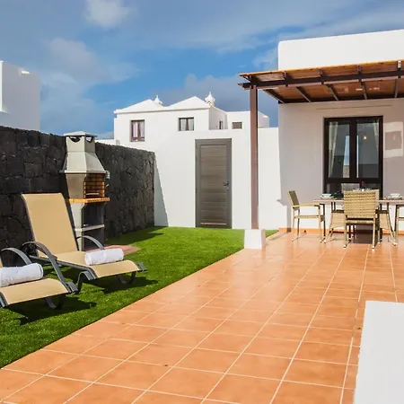 Impeccable Modern 2-bed - Casa Michelle Villa