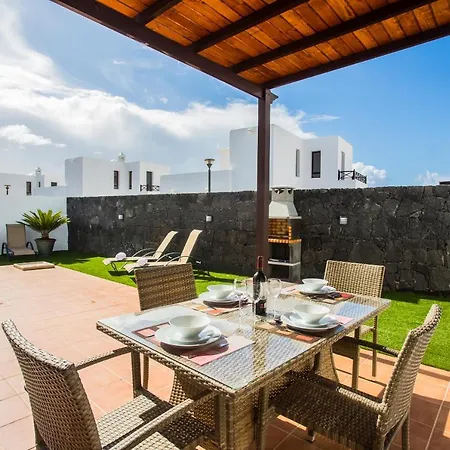 Impeccable Modern 2-bed - Casa Michelle *