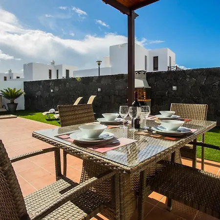 Impeccable Modern 2-bed - Casa Michelle Playa Blanca (Lanzarote)