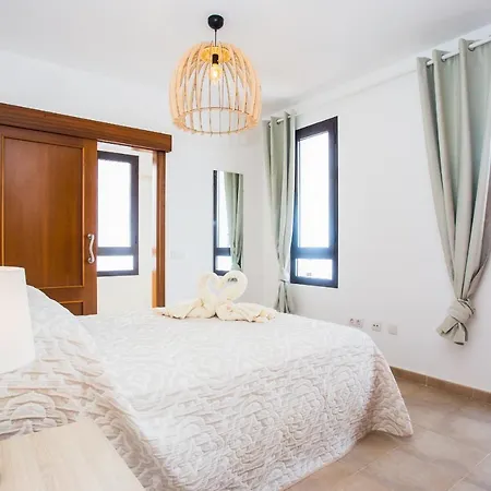 Villa Impeccable Modern 2-bed - Casa Michelle *